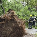 Nevreme poharalo Zagreb! Vatrogasci: Saniramo požare, srušena stabla i ostalo