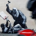 Pojavio se novi Benksijev mural na Kraljevskom sudu pravde