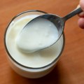 Nutricionista otkriva: Velika greška koju svi pravimo sa jogurtom, bacamo najzdraviji deo