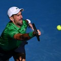 Đoković zablistao u prvom meču u Australiji! Novak odličnom igraom slomio Amerikanca bez izgubljenog seta! Sledi pohod na…