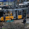 (VIDEO) Teška nesreća u Milanu: Tramvaj iskočio iz šina, udario u zgradu, dve osobe poginule a 39 povređeno