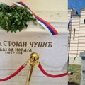 Biciklom kroz Vojvodinu: Salaš Noćajski (2) - Zmaj od Noćaja ispred seoske crkve i dalje bdi nad Mačvom