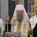 (Video) Patrijarh u suzama: Emotivne scene u Hramu Svetog Save, reka vernika sa knedlom u grlu ispraća Pojas Presvete…