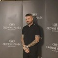 MC Stojan pao sa bine usred nastupa: Obezbeđenje odmah reagovalo VIDEO