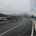 U nesreći kod Sarajevskog mosta žena nije bila povređena, kukala je za bratom, zašto su kasnili hitna pomoć i policija nije…