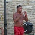 "To nije normalno, možeš otac da joj budeš" Naš voditelj (61) u vezi sa 31 godinu mlađom, šokirao priznanjem