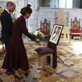 Kraljevska porodica obeležila godišnjicu smrti kraljice Elizabete II: Evo kako su joj odali počast, stigao i princ Hari FOTO