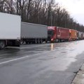 Gužva na Batrovcima – kamioni stoje u dve kolone, čeka se najmanje 10 sati