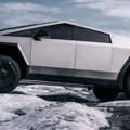 Teslin Cybertruck ima problema