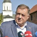 Dodik: Muslimanska ratna zastava na srpskom stratištu dokaz da im smetaju i mrtvi i živi Srbi /foto/