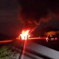 Drama na putu Kragujevac-Topola: Vatra progutala automobil (video)