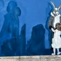 Intuitivni pejzaži i misli koje svetle: Izložba "Promena okvira" mlade umetnice Anđele Abramović