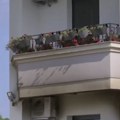 Prve slike s mesta požara u Surčinu: Povređena devojka koja je skočila sa prvog sprata, bebe se nagutale dima
