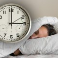 Pomeranje sata: Kazaljke vraćamo već u noći 25/26. 10: Evo zašto zimsko računanje vremena počinje ranije ove godine