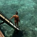 Teniska seks bomba! Arina Sabalenka grmi u tanga kupaćem na Maldivima