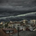 Opasno nevreme stiže u region! Oluje sa grmljavinom i obilne padavine, u ovim delovima sneg, a evo šta čeka Srbiju