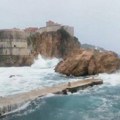 Fotografisao se s porodicom na steni, talasi ga odneli! Užas u Dubrovniku: Telo državljanina BiH izvučeno iz mora