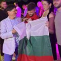 Srbi ga dočekali sa bugarskom zastavom: Pevač iz komšiluka se veseli sa našim velikim zvezdama, pogledajte ove kadrove (foto…
