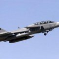 Prvi snimak sa mesta pada vojnog aviona u Mađarskoj! Srušio se moćni Gripen, hitno se oglasio premijer Mađar (video)