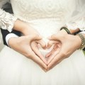 Koja je tajna srećnih brakova? Rade ovih šest malih stvari…