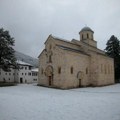 Da se manastirsko zemljište uknjiži u vlasništvo Priština pozvana da sprovede odluku suda o Visokim Dečanima