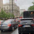 Kiša napravila totalni kolaps u Beogradu: Nema ulice gde se ne čeka, automobili mile, na ovim mestima je najkritičnije…