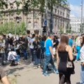 Protest u Beogradu povodom Prvog maja: Studenti i sindikati ispred zgrade Vlade Srbije