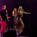 Potop emocija na koncertu Marije Šerifović: Grlila se sa Adilom, a onda je na scenu izašla ova bomba u zlatnoj haljini i svi…