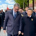 Vučić tik uz svetske lidere u Moskvi FOTO