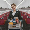 Stjuardesa otkrila koje piće nikad ne bi popila u avionu