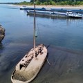 (Foto) Suša otkrila vekovne tajne i paralisala reke: Od nacističke flote do kosti mamuta i "kamenja gladi"
