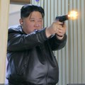 Južnokorejska obaveštajna služba saopštila da je "Kim Džong Un izuzetno gojazan"