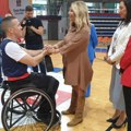 „Zajedno možemo“- Aleksandru Diniću, košarkašu u kolicima uručeno priznanje