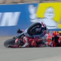 Ovo je moglo kobno da se završi: Jeziv sudar u MotoGP trci, Banjaja ostao zarobljen između dva motora! (video)