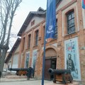 Restauirana 2 topa iz 19 veka u Kragujevcu: Postavljena ispred muzeja Stara livnica (foto)