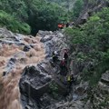Četiri osobe spasene iz nabujale reke: Jako nevreme pogodilo mesto kod Leskovca FOTO