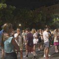 Nakon što je opozicija proglasila pobedu u Kosjeriću, studenti krenuli ka Predsedništvu