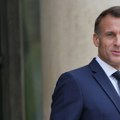 С&П неочекивано снизио кредитни рејтинг Француске