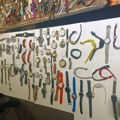 Carinici zaplenili polovne satove i poštanske markice vredne 7.500 evra