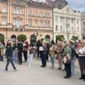 Roditelji i profesori Jovine gimnazije održali skup ispred Gradske kuće u Novom Sadu: Gradonačelnik nije imao vremena da ih…