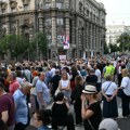 Beograd: Predstavnici akademske zajednice blokirali raskrsnicu ispred vlade Srbije