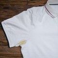 Žute mrlje od znoja na odeći kao rukom odnesene: Glavni sastojak imate u kući, a stvari će vam izgledati kao nove