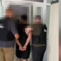 Ovako su privedeni šefovi bande! Pogledajte snimak hapšenja Sirijaca u Beogradu, UKP im stavio lisice!