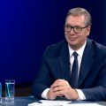 Predsednik Vučić gost emisije "Za stolom za Apostolom"