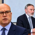 "Nije viđeno od doba okupacije" Lider SNS Vučević šokiran postupanjem prema direktoru Jovine gimnazije: "Sprovodite ga kao…