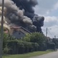 Vatrogasci lokalizovali požar na Altini, dve osobe prevezene u Urgentni centar