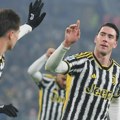 Vlahović nastavlja golgeterski teror, pokrenuo Juve u Apulji!