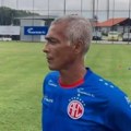 "Igram kad hoću, izađem kad hoću, ako se treneru ne sviđa otpustim ga" Legenda fudbala opet na terenu sa 58 godina: Juri…