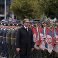 Promocija najmlađih oficira vojske Srbije: Vučić im uručio sablje sa posvetom: "Dužnosti kadeta biće velike, pred nama…