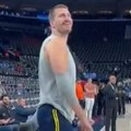Navijač Klipersa prozivao Jokića! Provocirao Srbina na zagrevanju, nije ni slutio da će Nikola ovako reagovati!